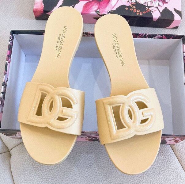 Шлепки Dolce & Gabbana женский кожа бежевый 147485