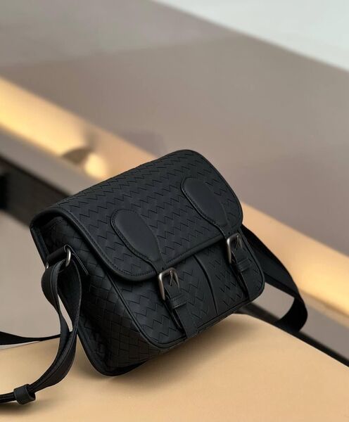 Мужская сумка мессенджер Bottega Veneta мужской кожа черный 115316-6