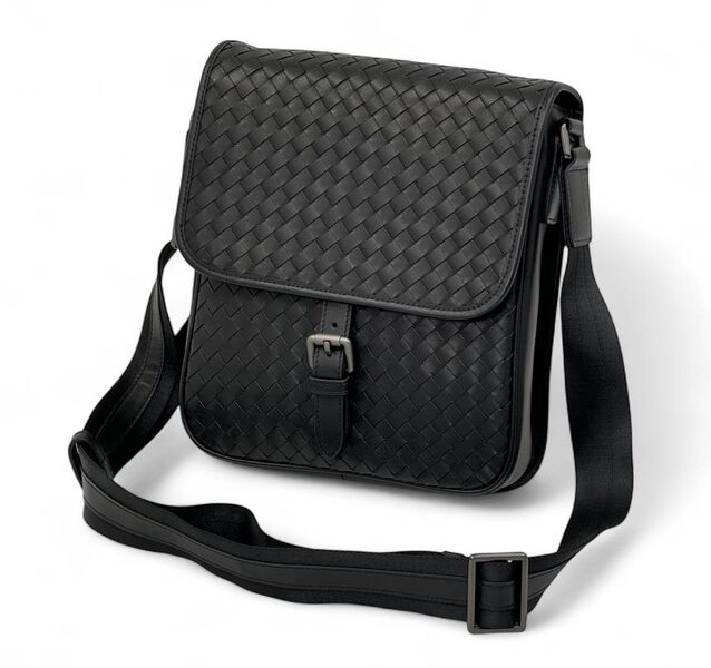 Сумка мессерджер Bottega Veneta мужской кожа черный 193783