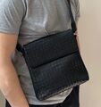 Мужская сумка мессенджер Bottega Veneta мужской кожа страуса черный,серебристый 149911
