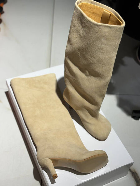 Сапоги Maison Margiela женский замша темно-бежевый 159925