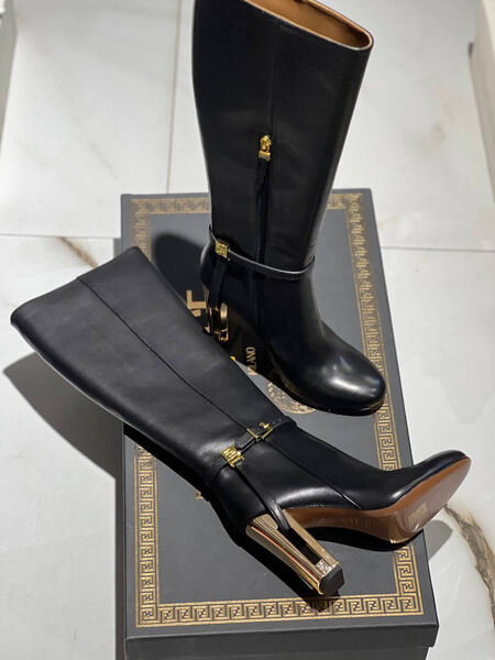 Сапоги Fendi женский кожа черный 134327-4