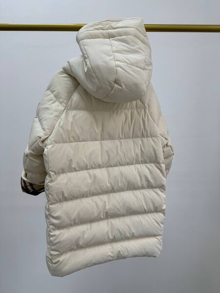 Детский пуховик Burberry белый 177423-2