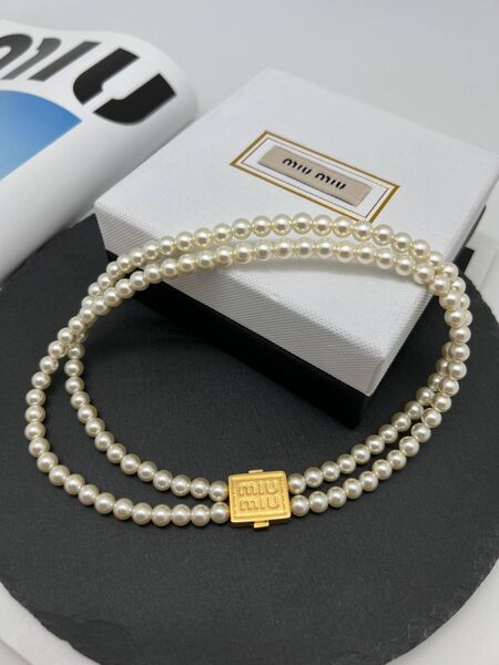 Колье Miu Miu белый 175837