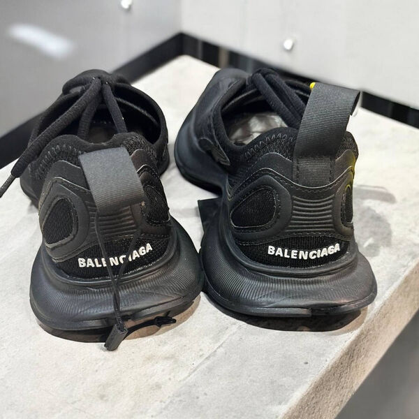Кроссовки Balenciaga женский кожа черный 159323-2