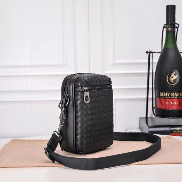 Мужская сумка мессенджер Bottega Veneta мужской кожа черный 111457-2