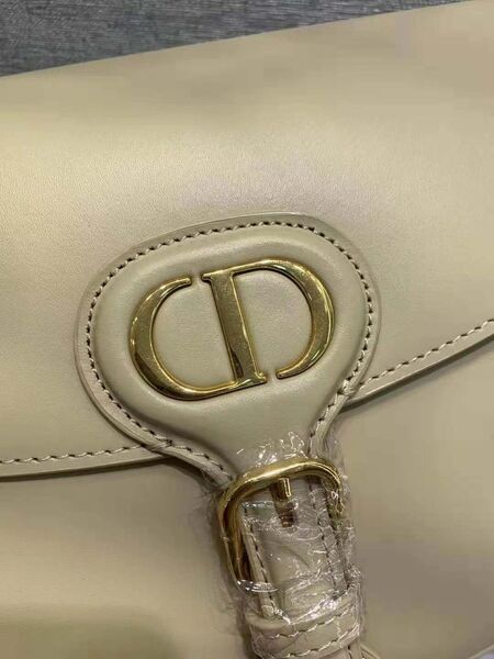 Сумка Christian Dior средняя женский кожа бежевый 74275-6