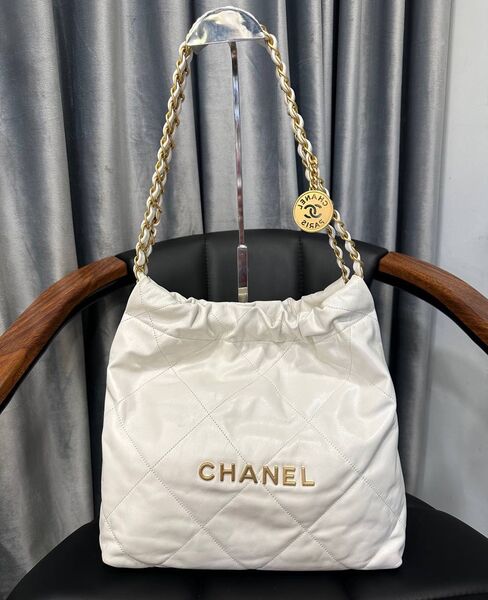 Сумка Chanel 22 женский белый 141964