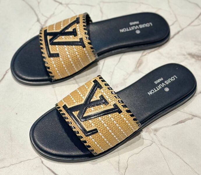 Шлепки Louis Vuitton женский кожа черный 155689