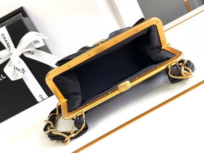 Сумка Chanel женский кожа черный 156423-3