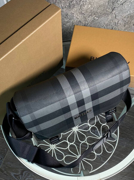 Мужская сумка мессенджер Burberry мужской кожа черный 157928