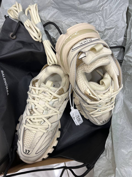 Кроссовки Balenciaga женский кожа бежевый 92596-2