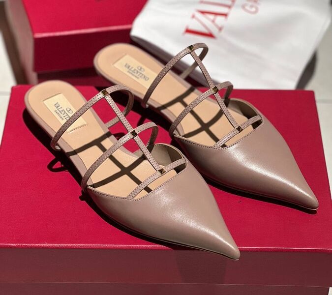Шлепки Valentino женский кожа бежевый 152388