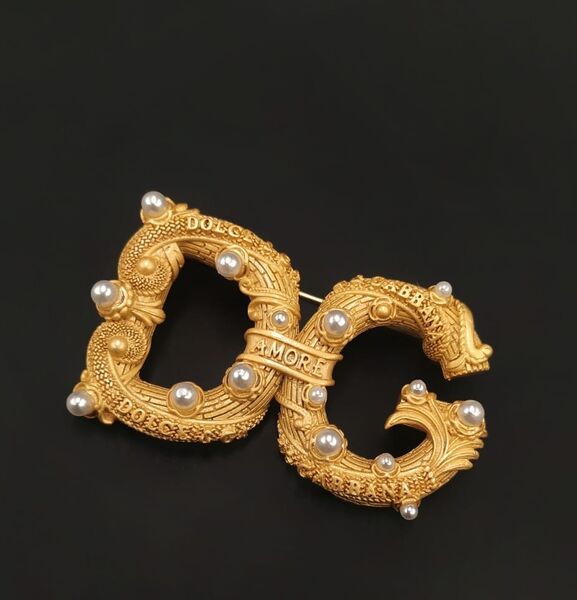 Брошь Dolce&Gabbana 10500