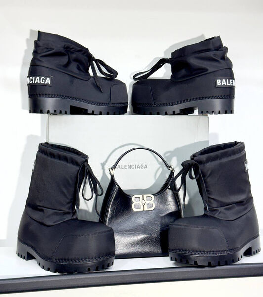 Дутики Balenciaga женский черный 167219-2