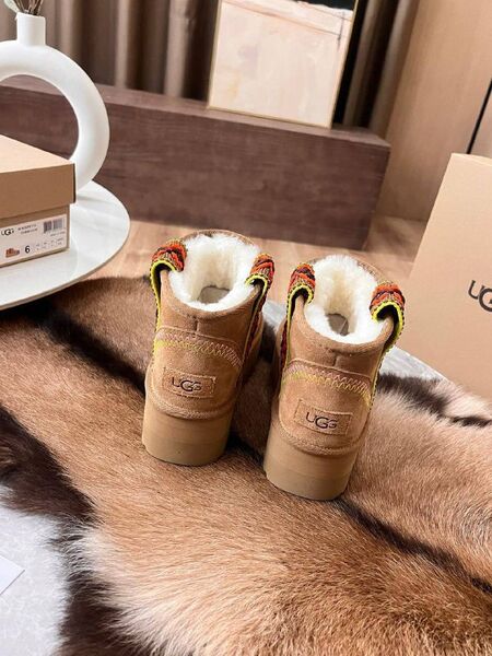Женские Ugg женский замша бежевый r4572804-1-2