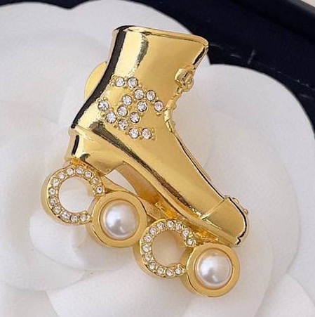 Брошь-кулон Chanel золотистый 137460