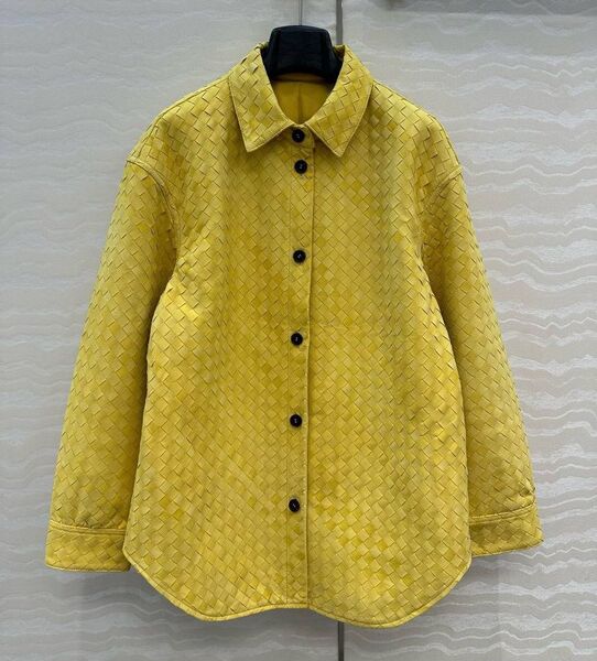 Рубашка Bottega Veneta женский кожа горчичный 196463