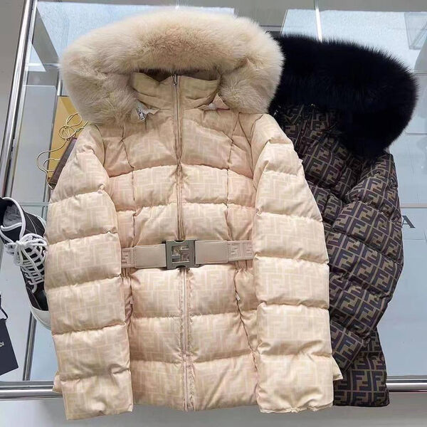 Пуховик Fendi женский бежевый 129170-3