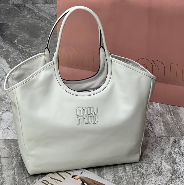 Сумка Miu Miu женский кожа белый 131379