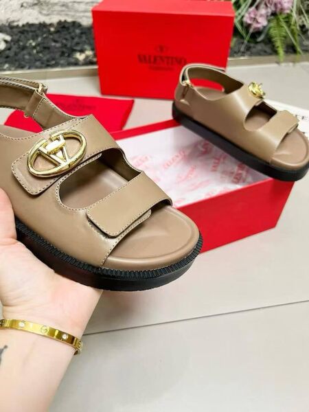 Женские сандалии Valentino женский кожа нюдовый u0155133-1-4