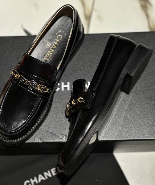Лоферы Chanel женский кожа черный 156129