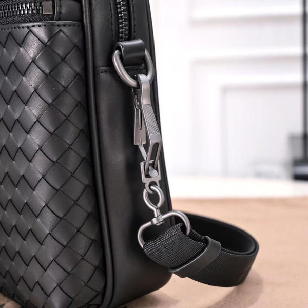 Мужская сумка мессенджер Bottega Veneta мужской кожа черный 111457-7