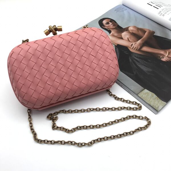 Клатч Bottega Veneta Chain Knot женский кожа розовый 26019