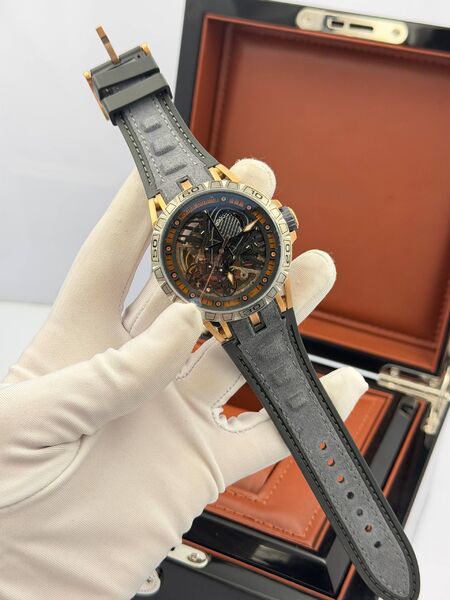 Мужские часы Roger Dubuis мужской серый z1869560-1