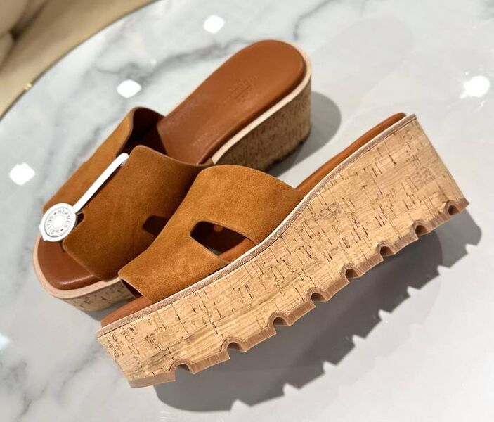 Шлепки Hermès женский замша бежевый 183278