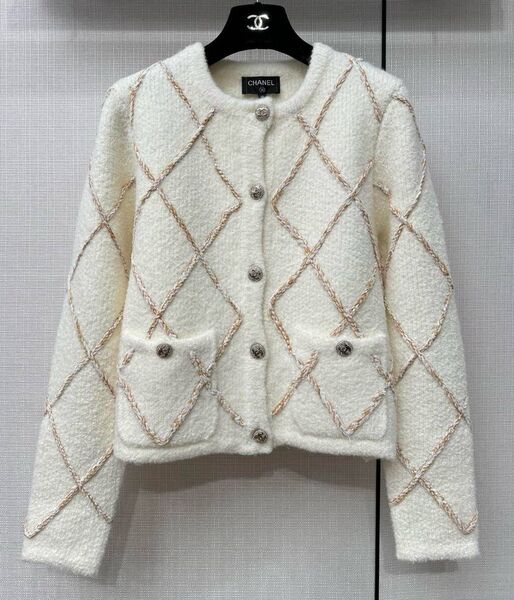 Пиджак Chanel женский белый 171640