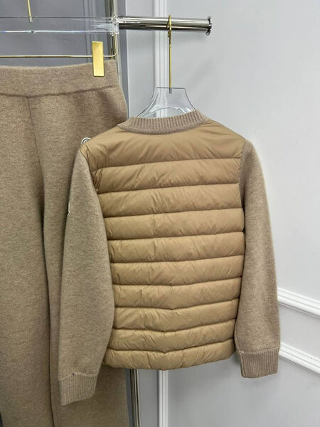 Костюм Moncler женский бежевый 166871-3