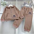 Детский костюм Burberry розовый 177156-1