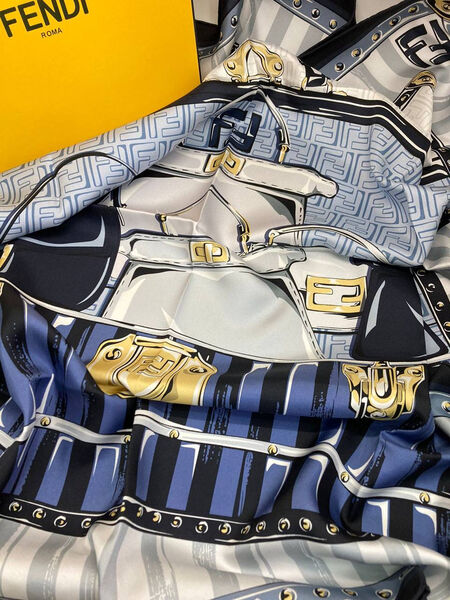 Платок Fendi женский шелк синий 164235