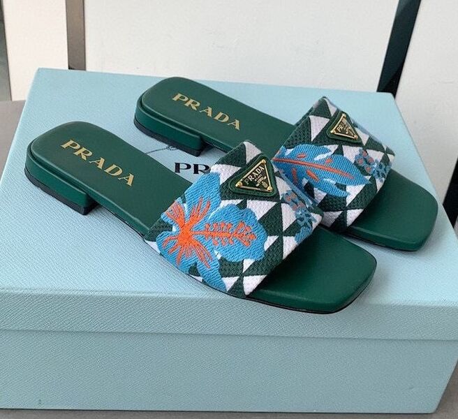 Шлепки Prada женский текстиль болотный 109269