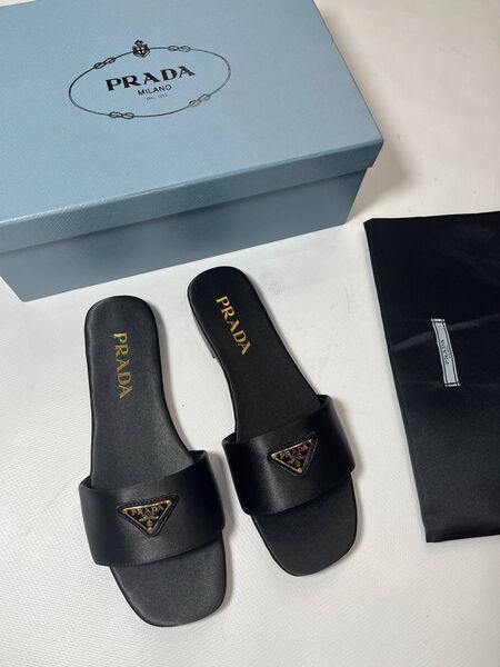 Шлепки Prada женский сатин черный 149534-2