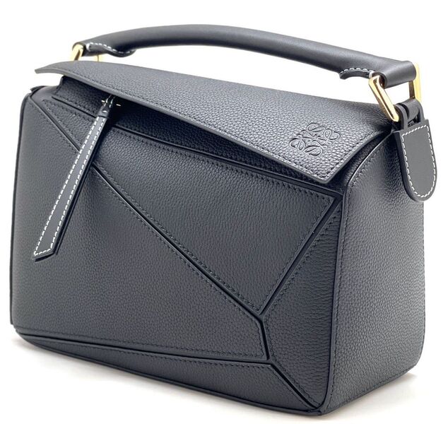 Сумка Loewe женский кожа черный 102778