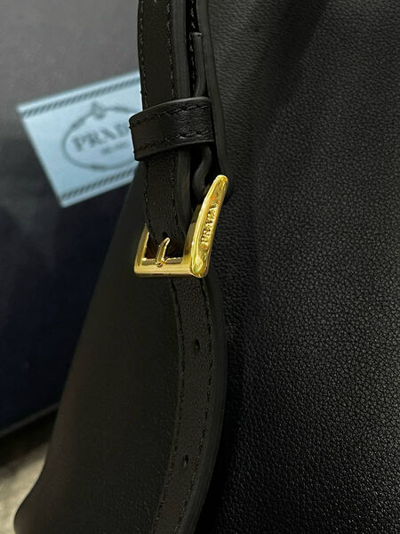 Сумка Prada женский кожа черный 135848-5