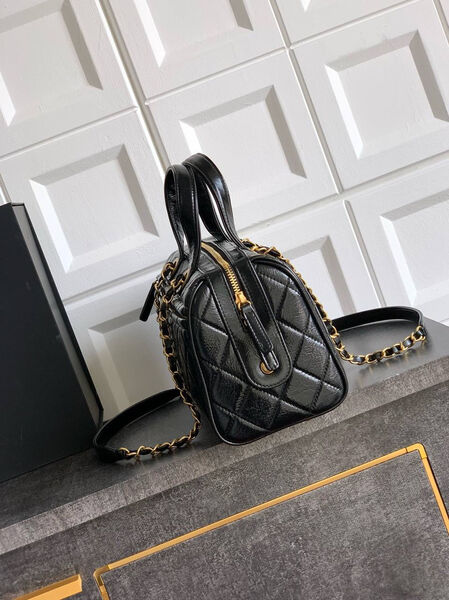Сумка Chanel женский кожа черный 194341-2