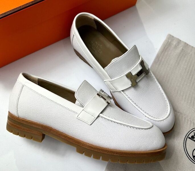 Лоферы Hermès женский кожа белый 124296