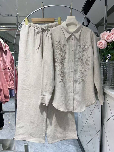 Костюм Brunello Cucinelli женский графитовый 185198-3