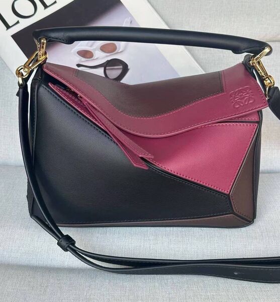 Сумка Loewe женский кожа бордовый 201373