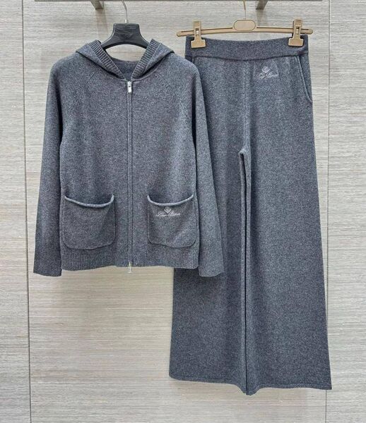 Костюм Loro Piana женский графитовый 199432