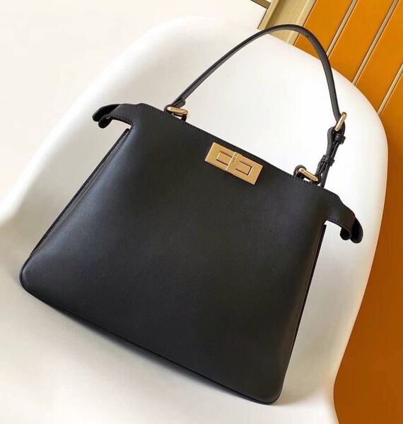 Сумка Fendi женский кожа черный 167735