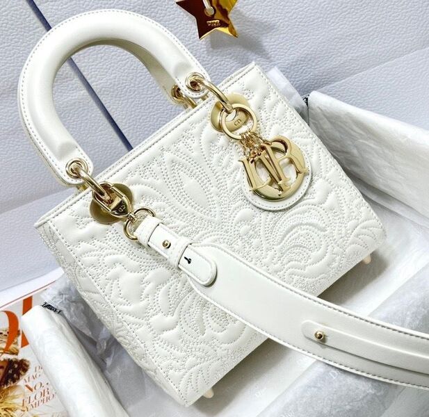 Сумка Christian Dior Lady женский кожа белый 108084