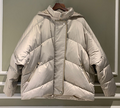 Пуховик Loro Piana женский бежевый 62809-1
