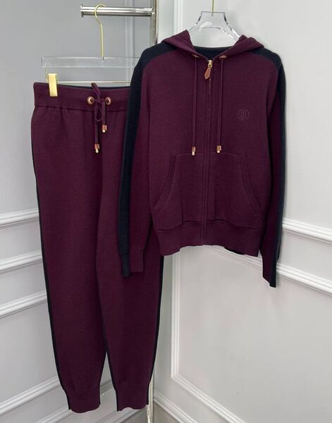 Костюм Burberry женский бордовый 127681