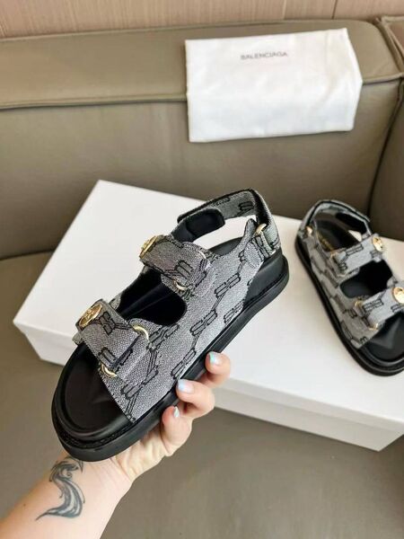 Женские сандалии Balenciaga женский текстиль серый e7492383-1-8