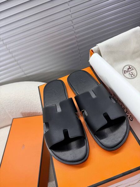 Мужские шлёпанцы Hermes Izmir мужской кожа черный m5113226-1-2