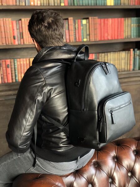 Мужской рюкзак Prada мужской кожа черный 53366-4